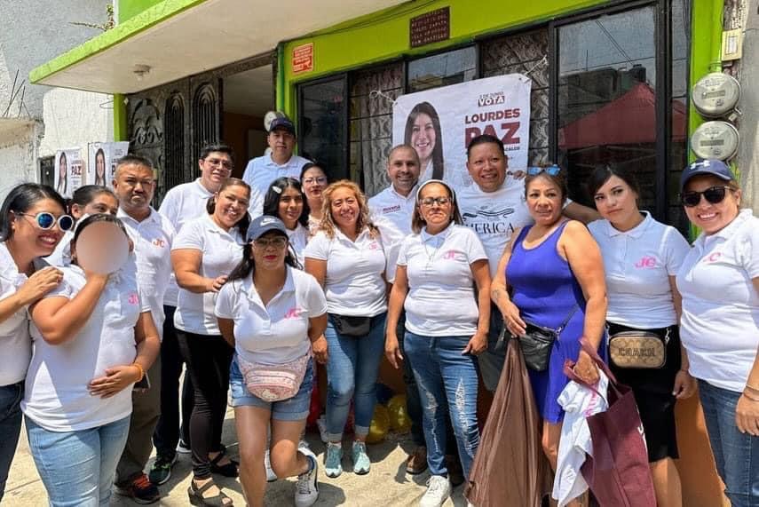 Hoy tuvimos asamblea en la colonia Carlos Zapata Vela con nuestros candidatos de Morena Lourdes Paz para Alcaldesa y Paco Sánchez para Diputado Federal del Distrito 13, agradezco la invitación de la compañera Jacquelin Castillo, organizadora de este evento, este 2 de Junio en Iztacalco venceremos!